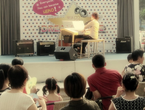 雙排鍵演出大受好評！藪雅貴&張青889廣場演奏再開！ 