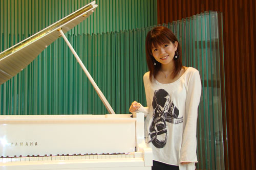 牧野由依來雅馬哈拍攝『音樂物語』節目 