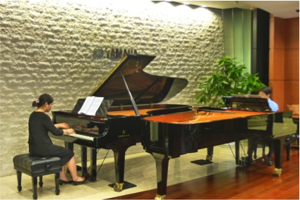 關常新胡小雪師生鋼琴音樂會在YMCC舉行 