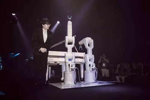 雅馬哈藝術家宋思衡攜手機器人奏響“科技之音”