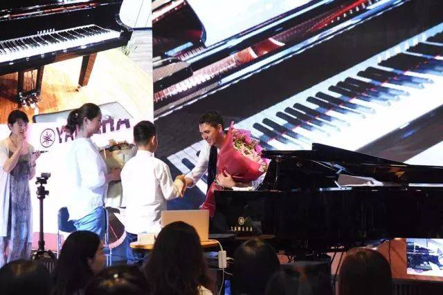 2018年雅馬哈亞洲音樂獎學金鄭州師范學院啟動儀式<br />暨雅馬哈海外藝術家愛德華·昆斯音樂會&遠程實驗公開課圓滿結束