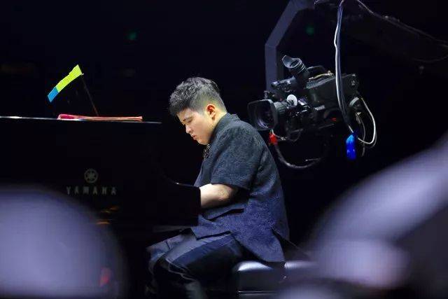 歌聲悠揚，唱出時代記憶，琴聲悅耳，奏響希望樂章 <br> 2018“我愛你中國?紀念改革開放40周年”經典歌曲上海演唱會圓滿落幕