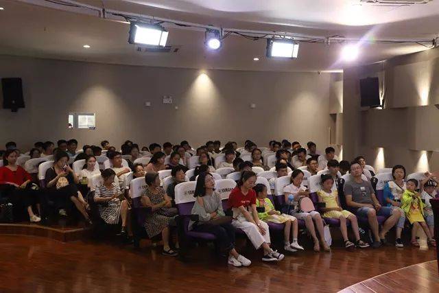 安徽師范大學張旭良教授“鋼琴演奏觸鍵訓練基礎”講座圓滿落幕