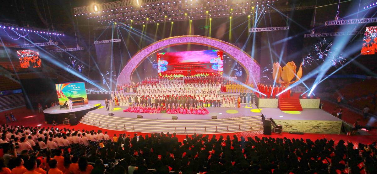 深圳灣體育中心——CL5數字調音臺應用于國慶歌詠大會大型演出