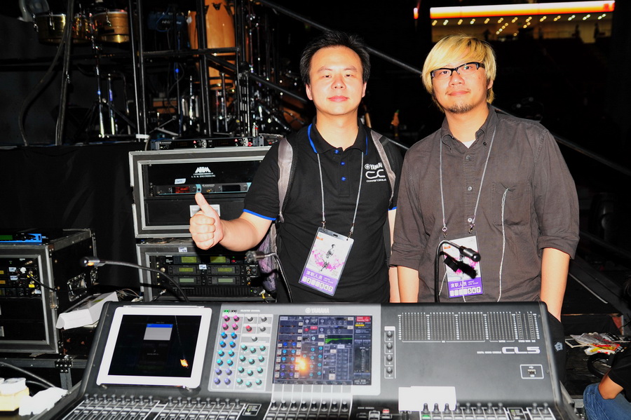 林憶蓮演唱會MMXII北京站——現場返聽運用中的CL5數字調音臺