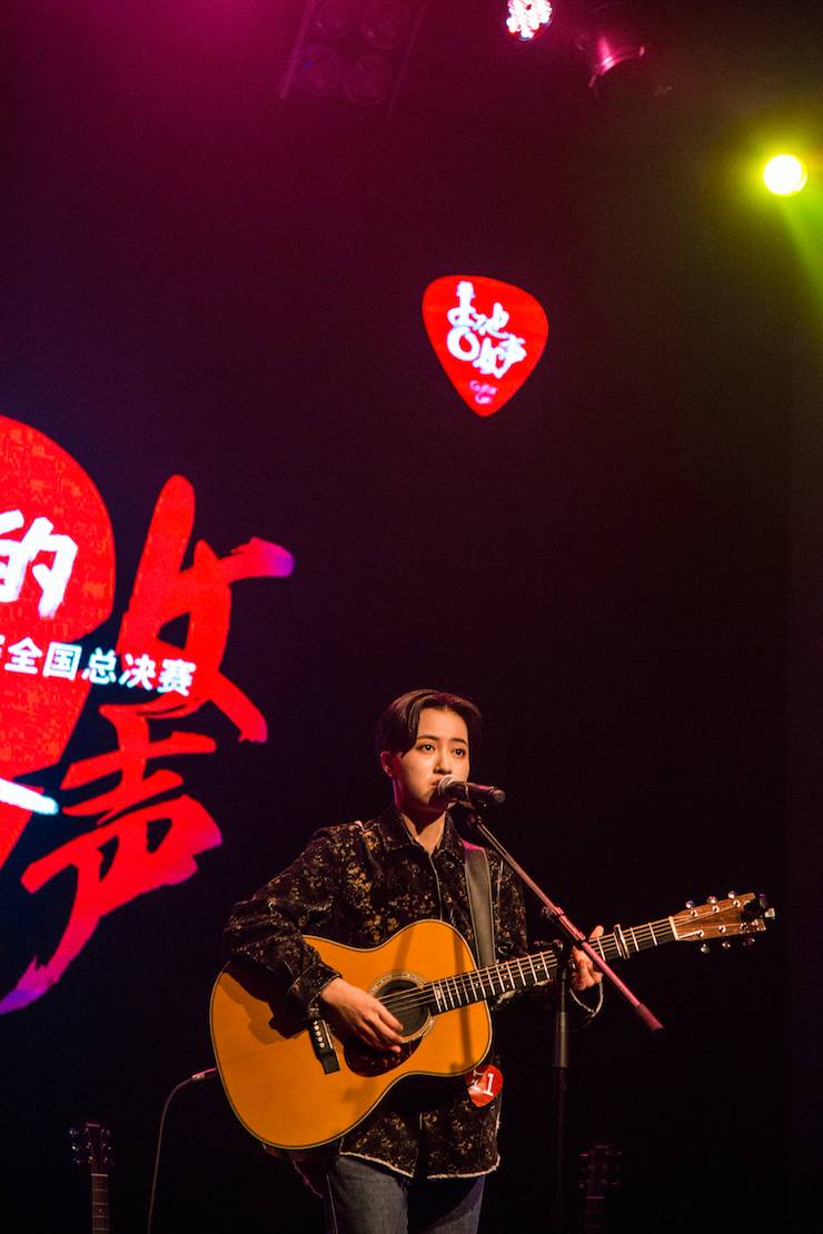 第四屆“雅馬哈吉他女聲彈唱大賽”總冠軍出爐<br />溫格奪冠，董冬冬擔任評委