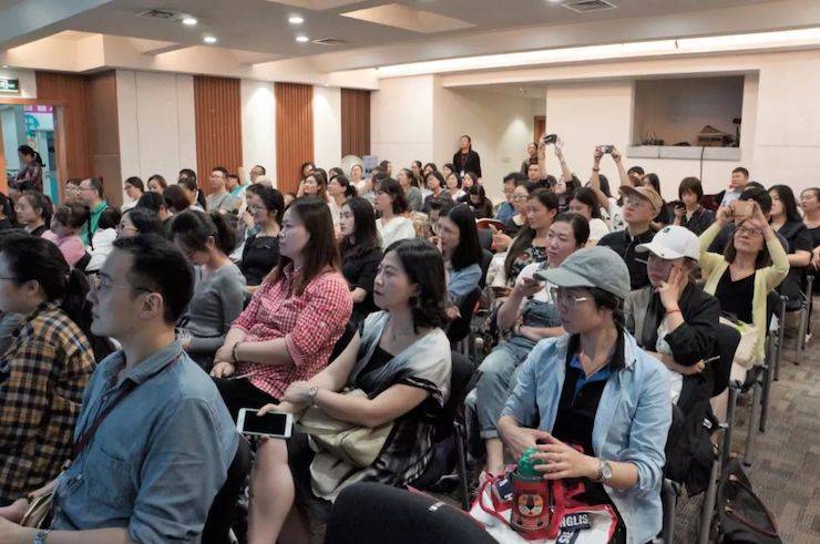 科技推動音樂教育創新，張希教授《古典主義時期鋼琴奏鳴曲的演繹》公開課圓滿成功