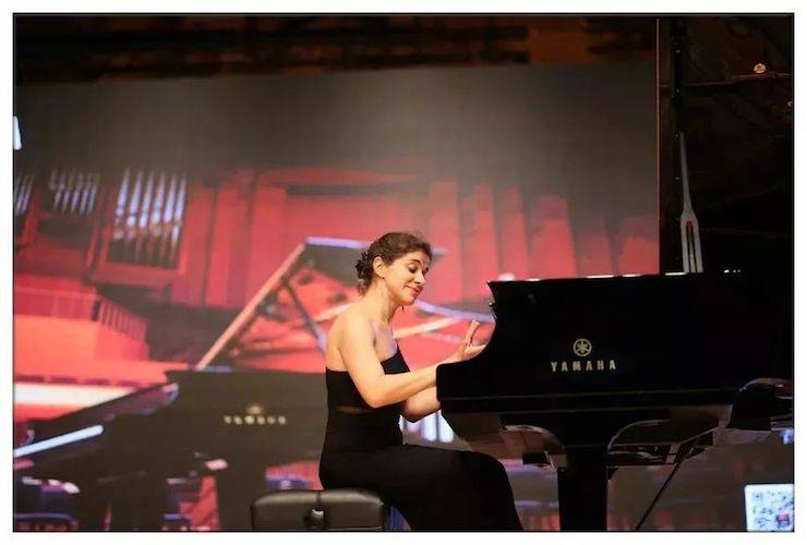 英娜·法利克斯鋼琴獨奏