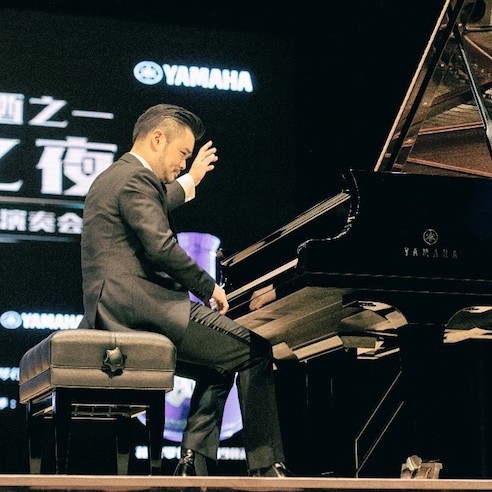 “青花郎之夜”瀘州中國酒城大劇院 雅馬哈藝術家孫鵬杰鋼琴獨奏音樂會圓滿落幕
