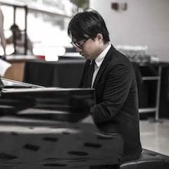 宋思衡的“宅抗疫” | 挑戰主播、籌集口罩、閉關作曲，這位取消了20場演出的鋼琴家原來這么忙！